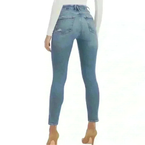 Good American Good Legs Cropped Side Slit Jeans in Blue667 0/25 - Picture 5 of 9